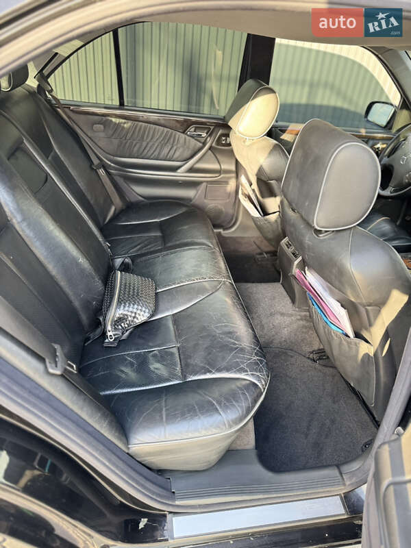 Седан Mercedes-Benz E-Class 2001 в Львові