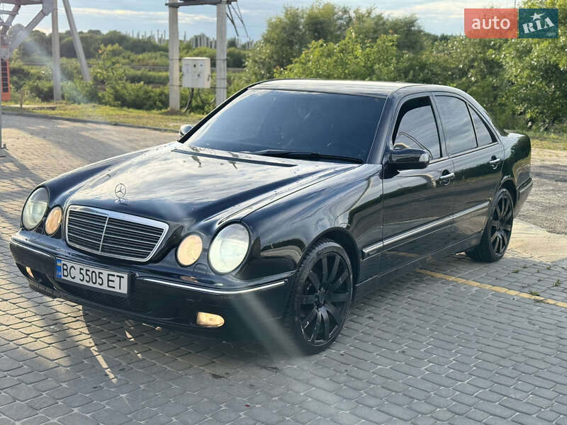 Седан Mercedes-Benz E-Class 2001 в Львові