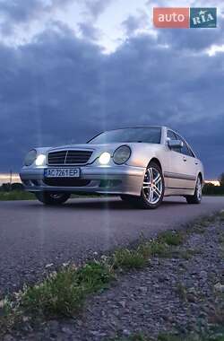 Седан Mercedes-Benz E-Class 2001 в 