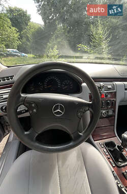 Седан Mercedes-Benz E-Class 2000 в 
