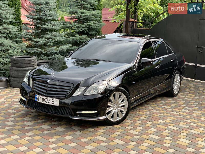 Седан Mercedes-Benz E-Class 2012 в Ивано-Франковске