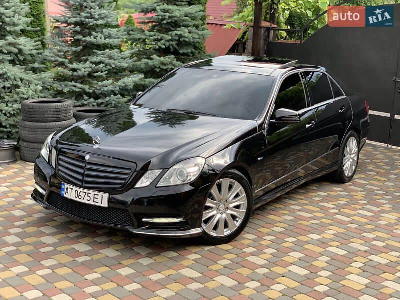 Седан Mercedes-Benz E-Class 2012 в Ивано-Франковске