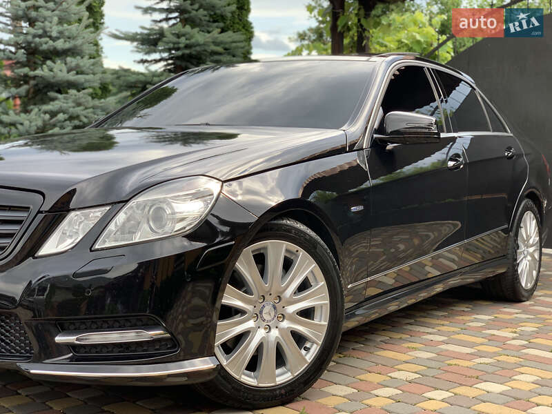 Седан Mercedes-Benz E-Class 2012 в Ивано-Франковске