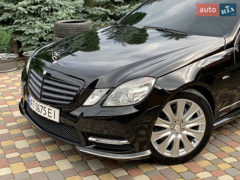 Седан Mercedes-Benz E-Class 2012 в Ивано-Франковске