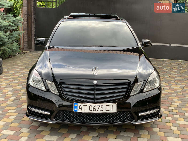Седан Mercedes-Benz E-Class 2012 в Ивано-Франковске