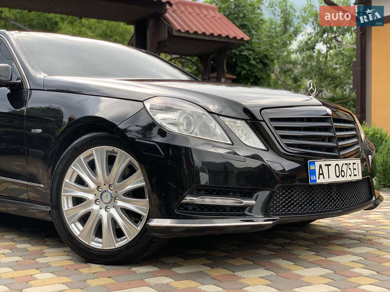 Седан Mercedes-Benz E-Class 2012 в Ивано-Франковске