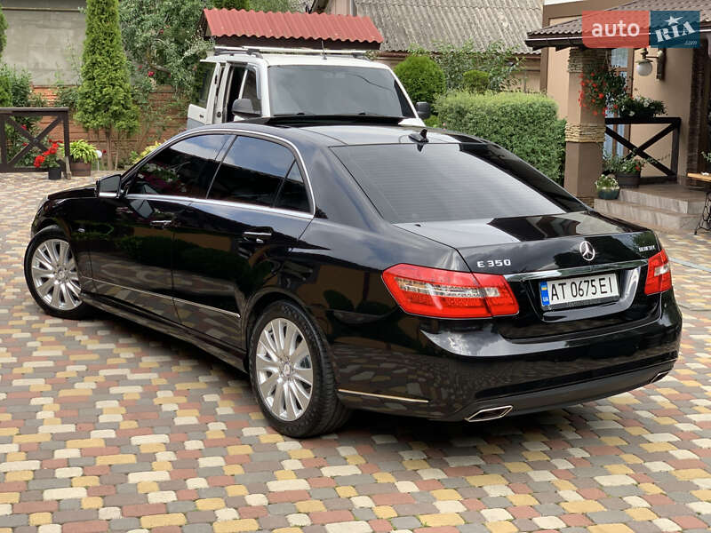Седан Mercedes-Benz E-Class 2012 в Ивано-Франковске