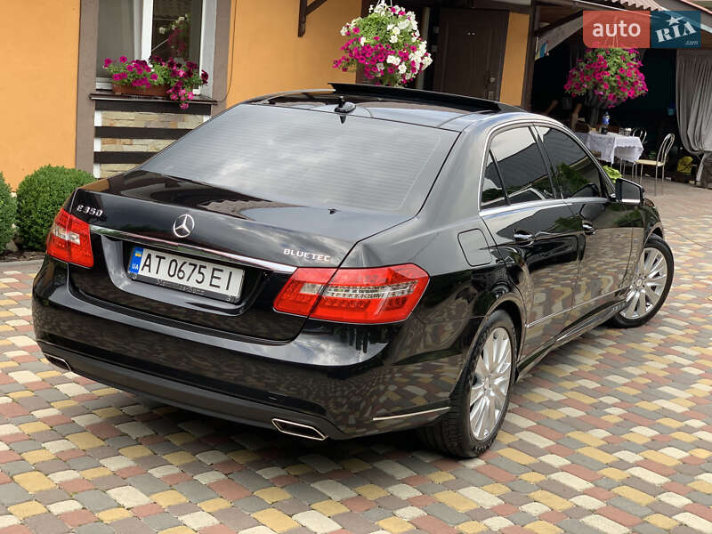 Седан Mercedes-Benz E-Class 2012 в Ивано-Франковске