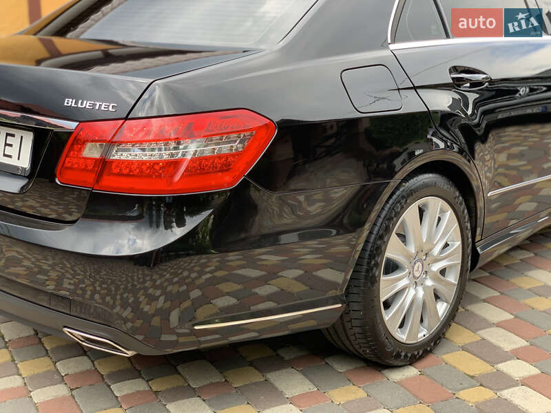 Седан Mercedes-Benz E-Class 2012 в Ивано-Франковске