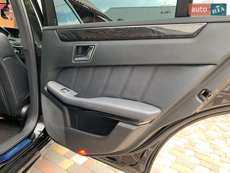 Седан Mercedes-Benz E-Class 2012 в Ивано-Франковске