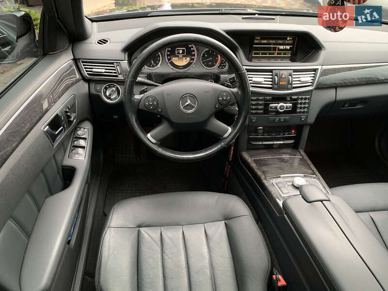 Седан Mercedes-Benz E-Class 2012 в Ивано-Франковске