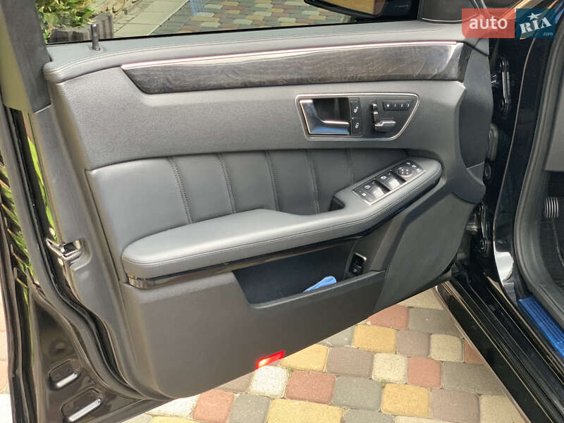 Седан Mercedes-Benz E-Class 2012 в Ивано-Франковске