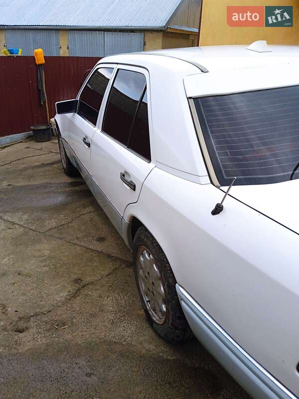 Седан Mercedes-Benz E-Class 1994 в Луцке