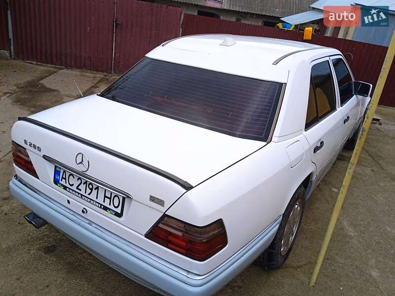 Седан Mercedes-Benz E-Class 1994 в Луцке