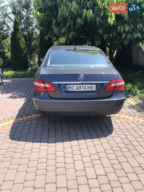 Седан Mercedes-Benz E-Class 2011 в Яворові