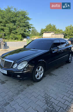 Седан Mercedes-Benz E-Class 2008 в Чернівцях