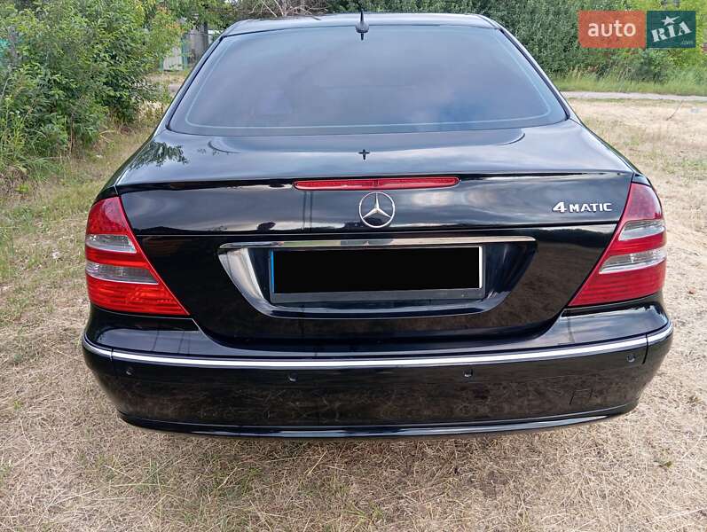 Седан Mercedes-Benz E-Class 2005 в Днепре