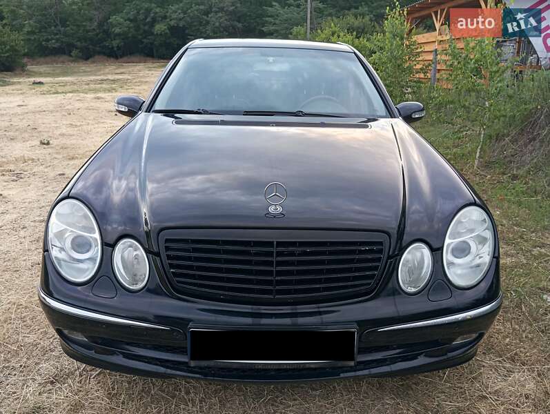 Mercedes-Benz E-Class 2005