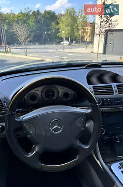 Седан Mercedes-Benz E-Class 2003 в 