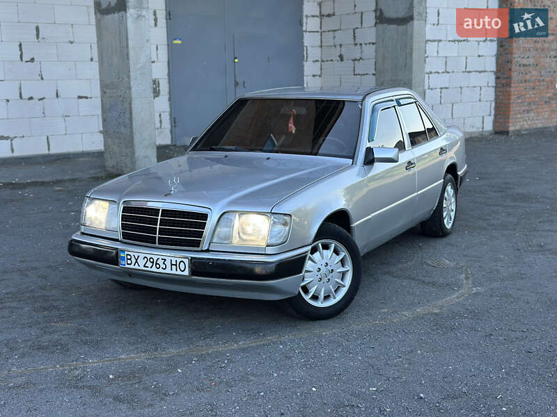 Mercedes-Benz E-Class 1995