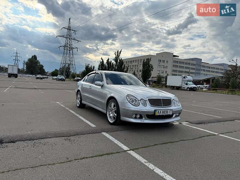 Mercedes-Benz E-Class 2005