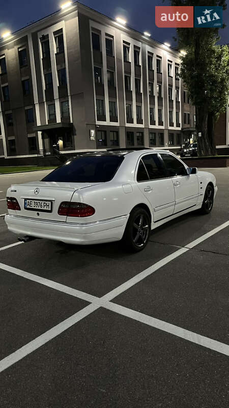 Седан Mercedes-Benz E-Class 1997 в Киеве