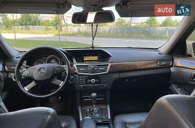 Седан Mercedes-Benz E-Class 2011 в 