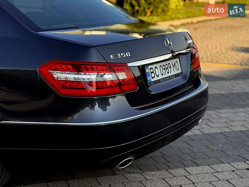 Седан Mercedes-Benz E-Class 2011 в Львове