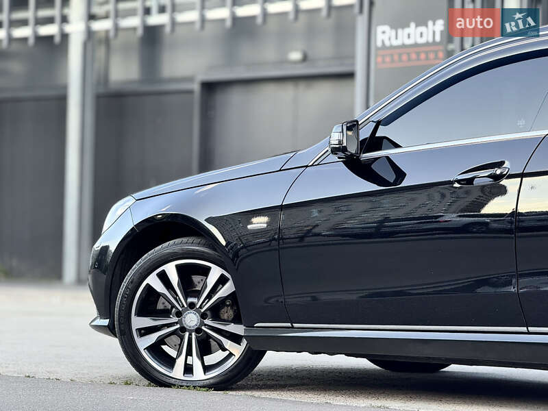 Седан Mercedes-Benz E-Class 2015 в Киеве