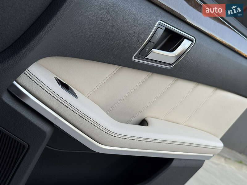 Седан Mercedes-Benz E-Class 2015 в Киеве