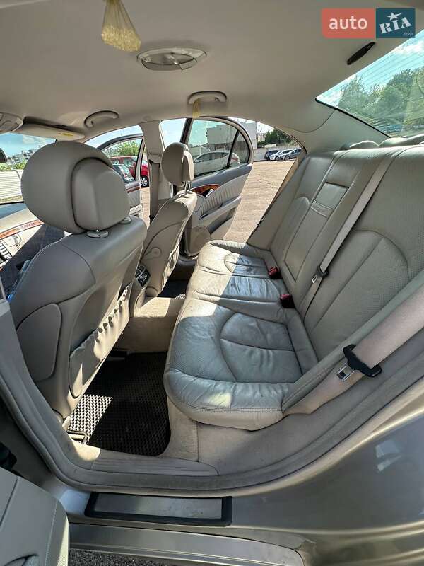 Седан Mercedes-Benz E-Class 2003 в Рівному