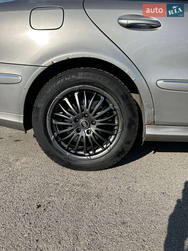 Седан Mercedes-Benz E-Class 2003 в Рівному