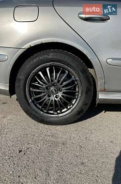 Седан Mercedes-Benz E-Class 2003 в 