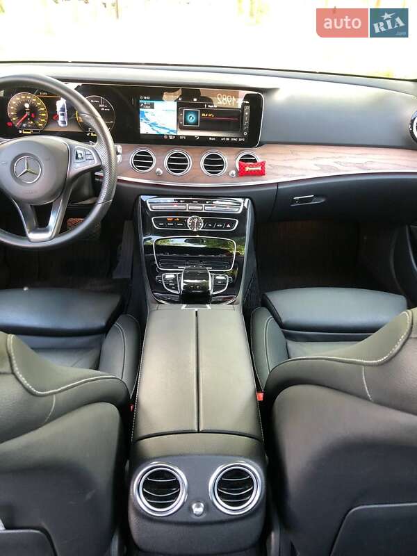 Седан Mercedes-Benz E-Class 2016 в Киеве