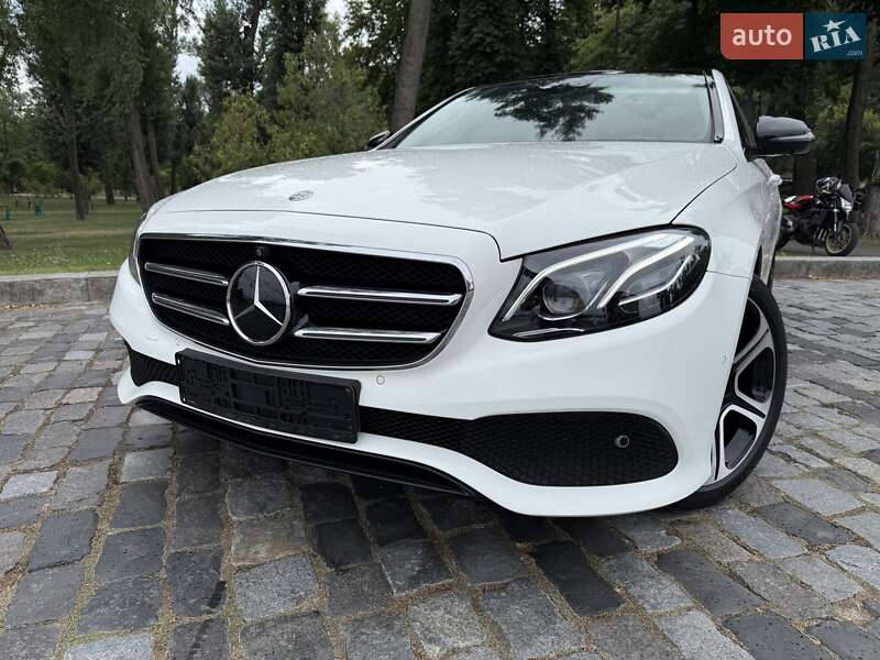 Седан Mercedes-Benz E-Class 2016 в Киеве