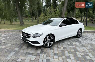 Седан Mercedes-Benz E-Class 2016 в Киеве