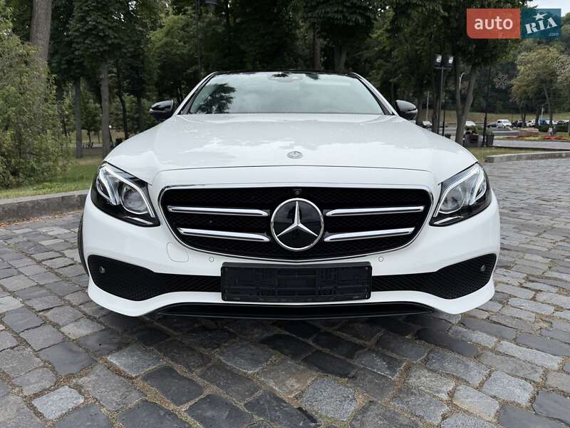 Седан Mercedes-Benz E-Class 2016 в Киеве