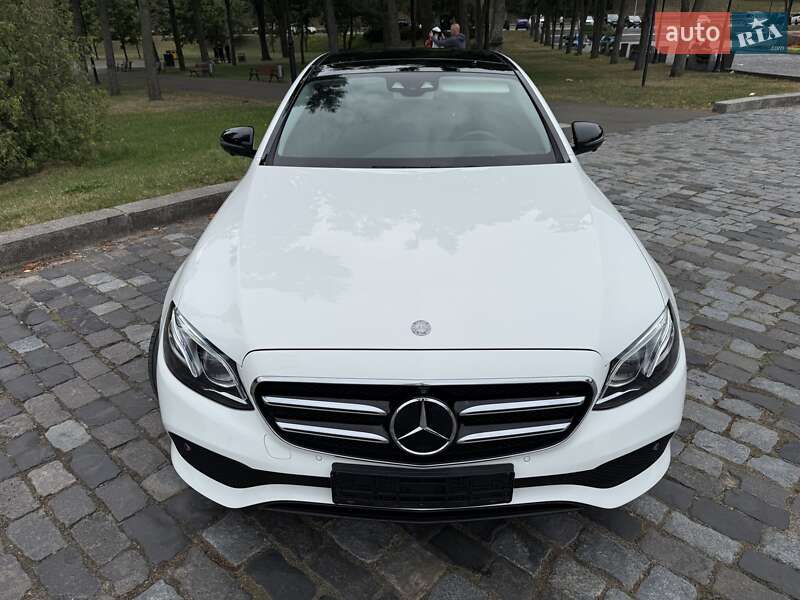 Седан Mercedes-Benz E-Class 2016 в Киеве