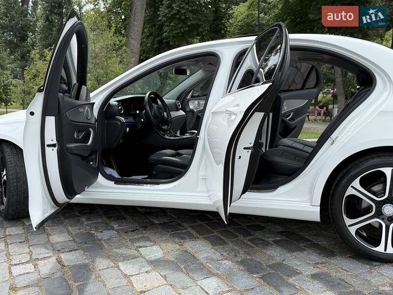 Седан Mercedes-Benz E-Class 2016 в Киеве