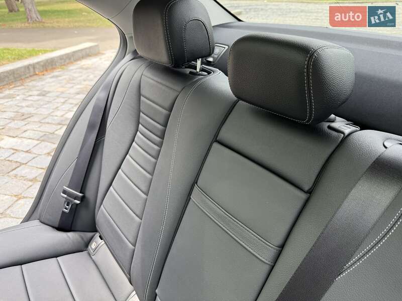 Седан Mercedes-Benz E-Class 2016 в Киеве