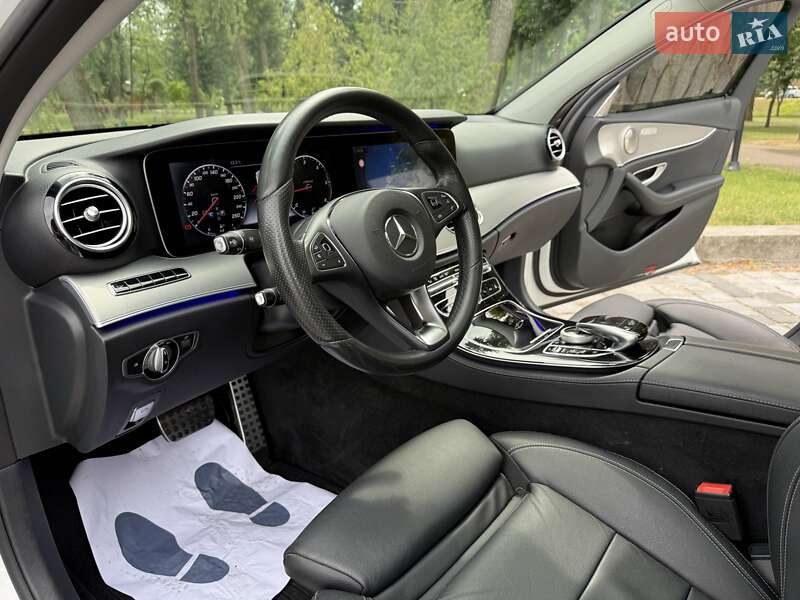 Седан Mercedes-Benz E-Class 2016 в Киеве