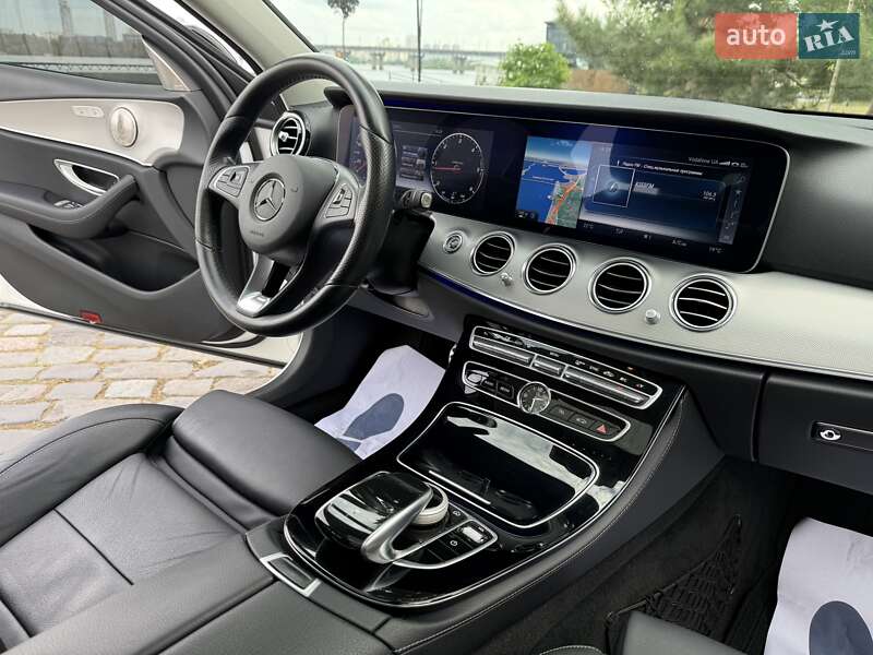 Седан Mercedes-Benz E-Class 2016 в Киеве