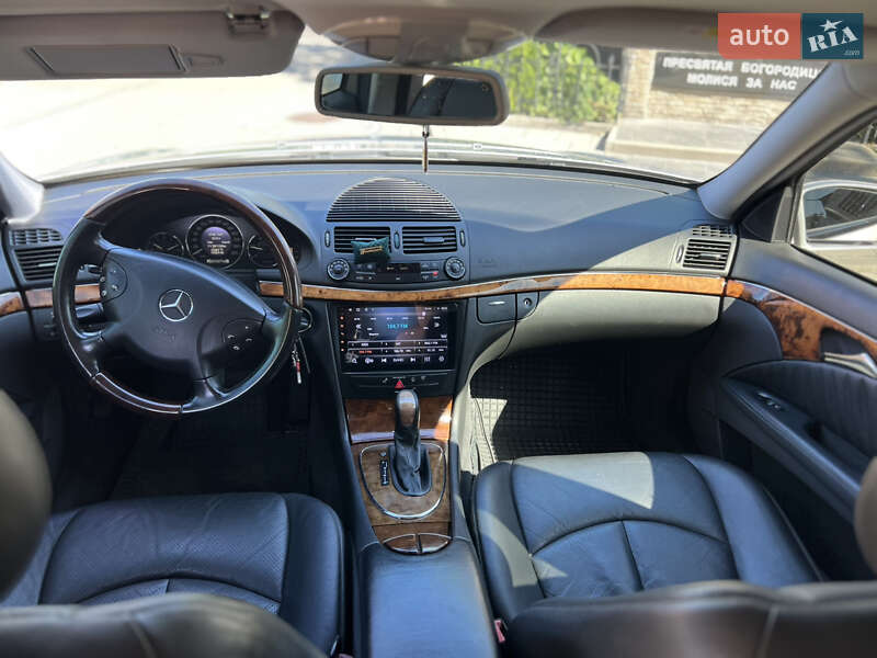 Седан Mercedes-Benz E-Class 2004 в Львове