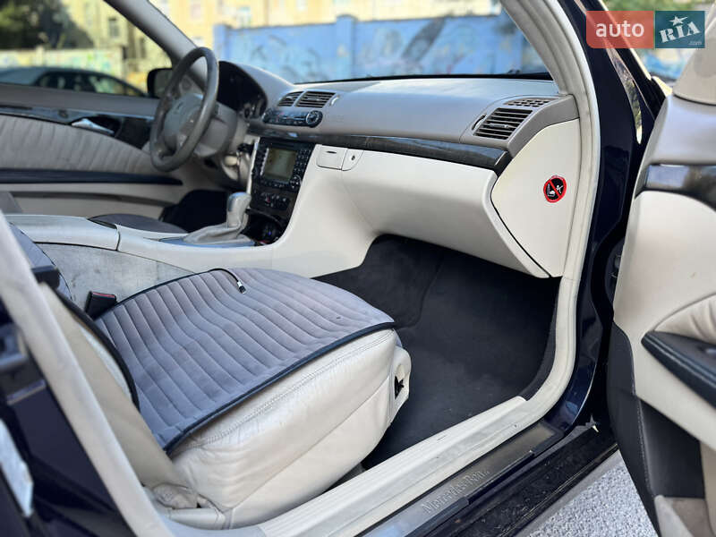 Седан Mercedes-Benz E-Class 2004 в Львове