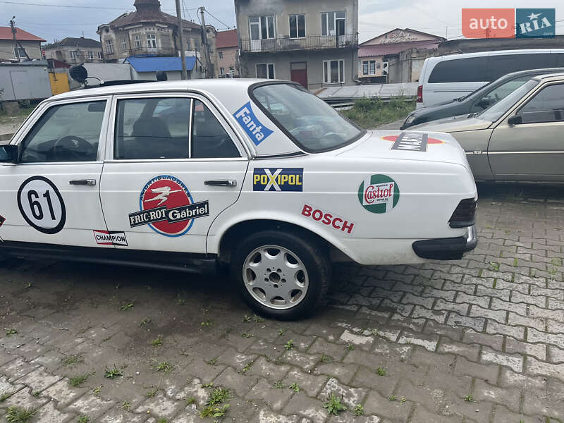Седан Mercedes-Benz E-Class 1982 в Городенке
