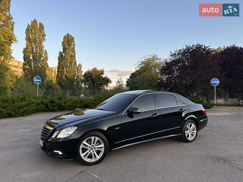 Седан Mercedes-Benz E-Class 2009 в 