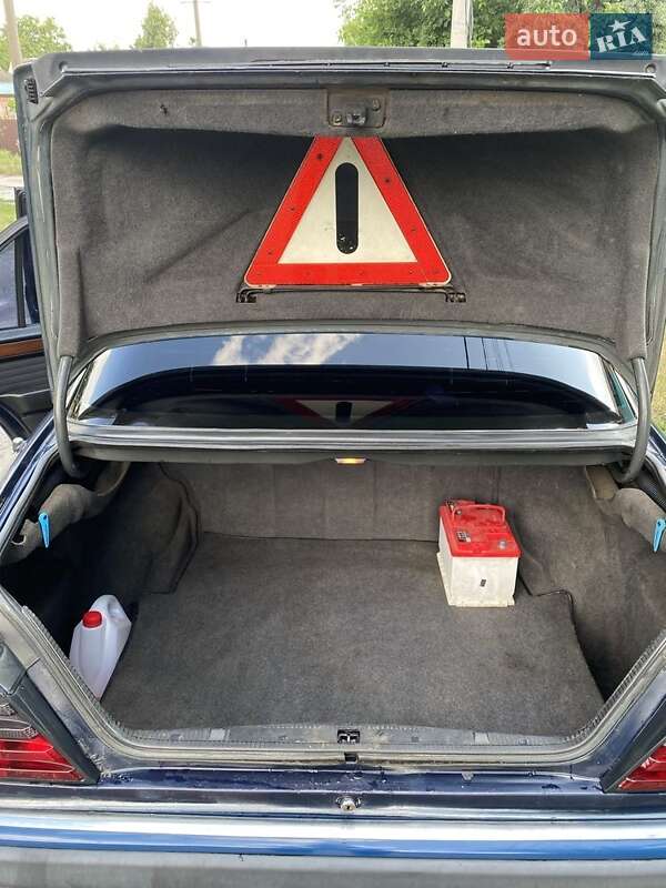 Седан Mercedes-Benz E-Class 1987 в Чугуєві фото 6 Седан Mercedes-Benz E-Class 1987 в Чугуєві