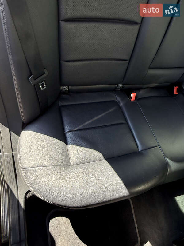 Седан Mercedes-Benz E-Class 2011 в Львові