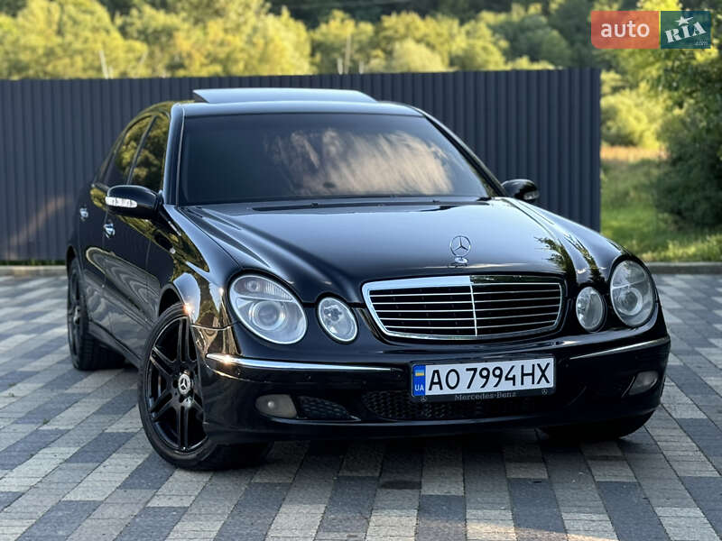 Седан Mercedes-Benz E-Class 2002 в Сваляве