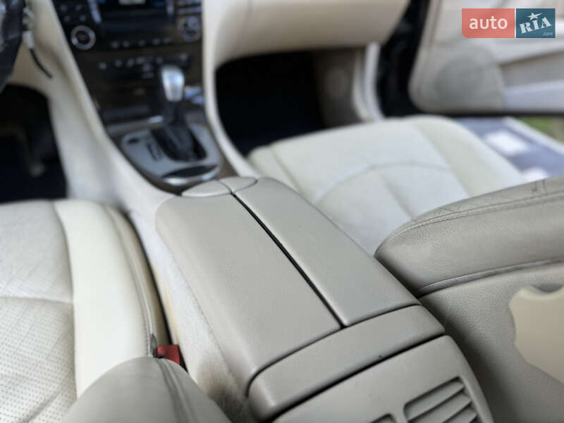 Седан Mercedes-Benz E-Class 2002 в Сваляве